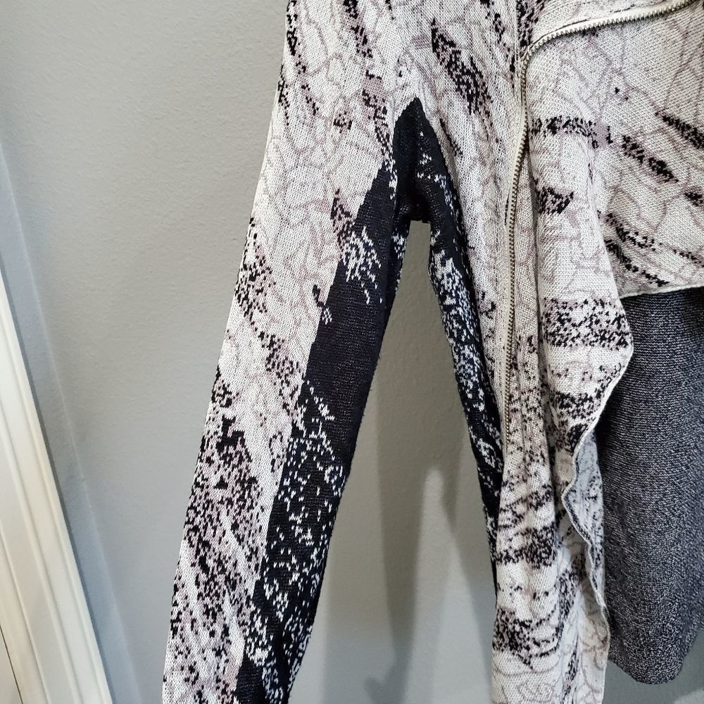 NWT BCBGMAX moto sweater blue/grey - Picture 4 of 4